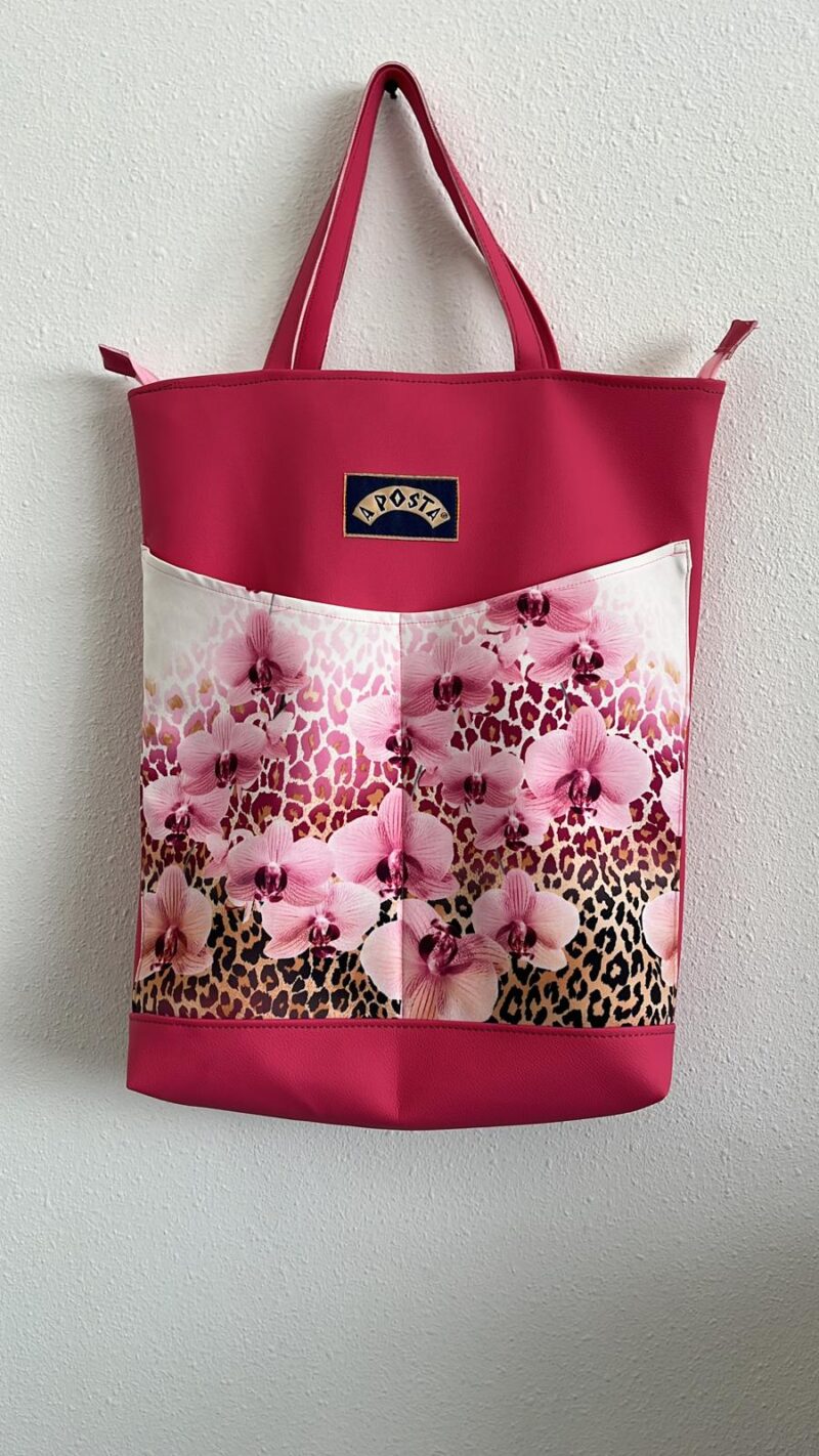 Bolso de cuero forrado interior con asa fija